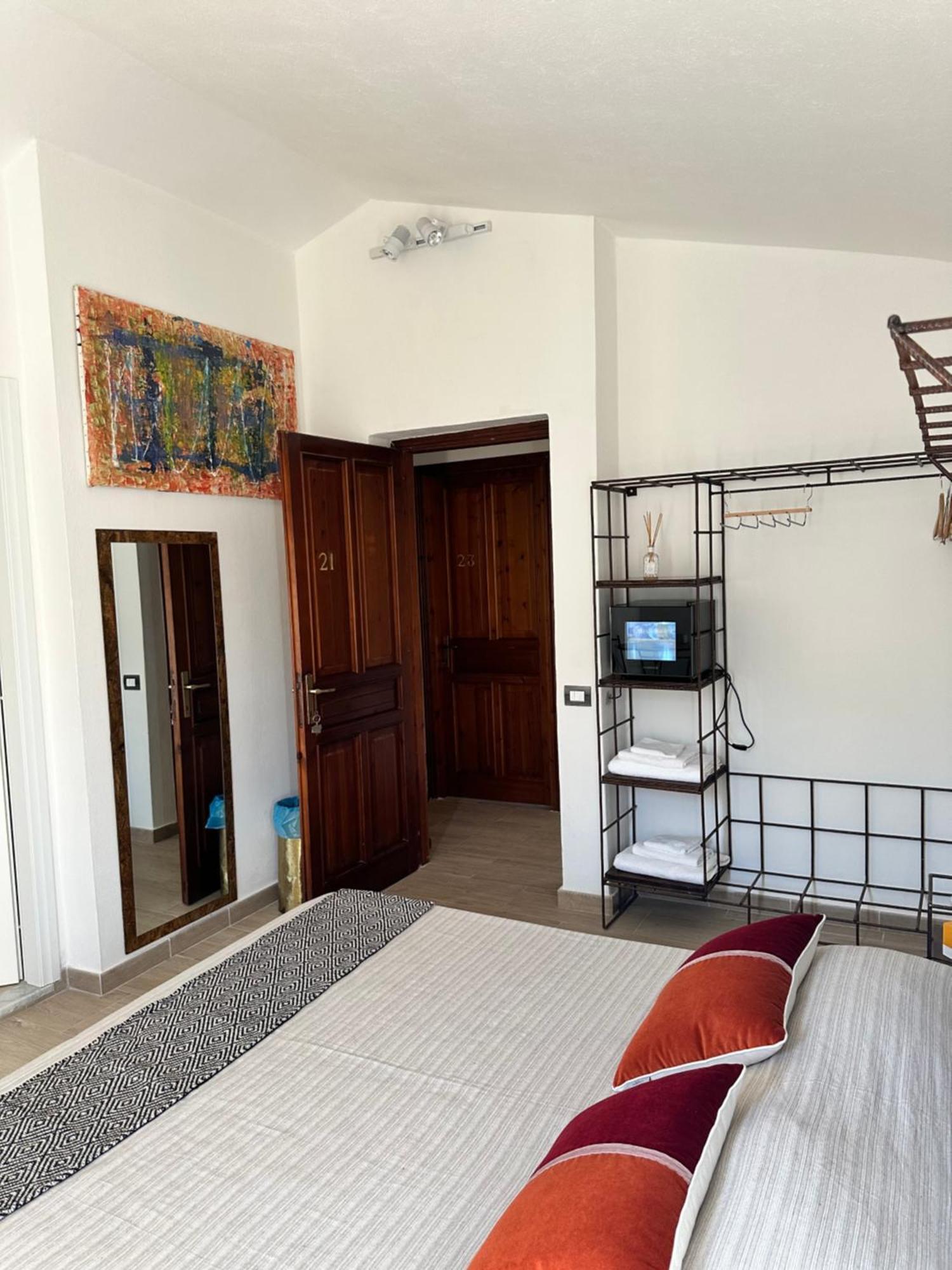 Relais Del Poggio Bed & Breakfast Capoterra Ngoại thất bức ảnh