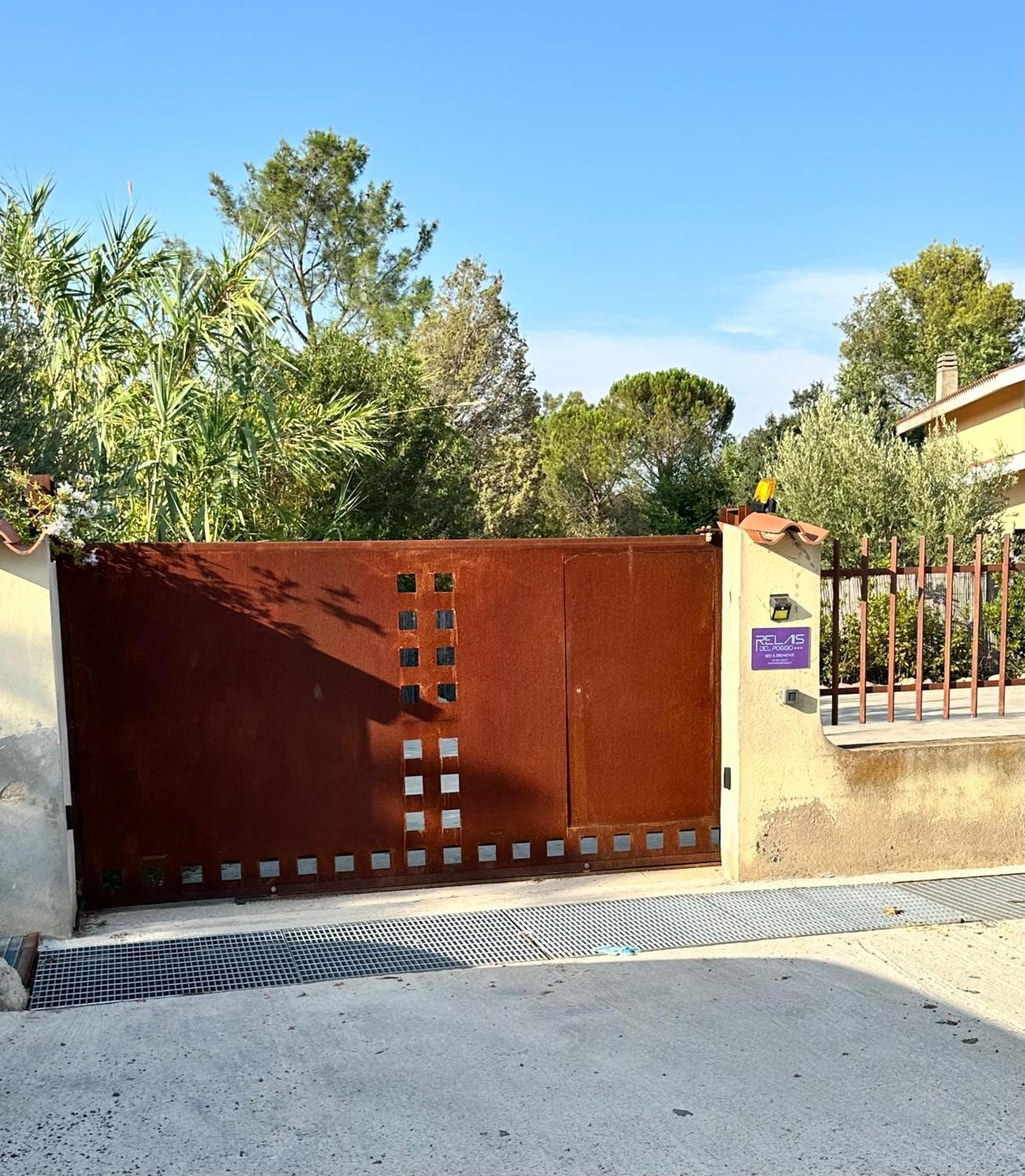 Relais Del Poggio Bed & Breakfast Capoterra Ngoại thất bức ảnh